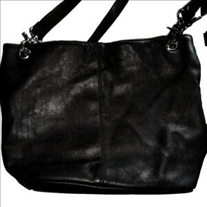 Vintage Indeed Black Leather Shoulder Bag